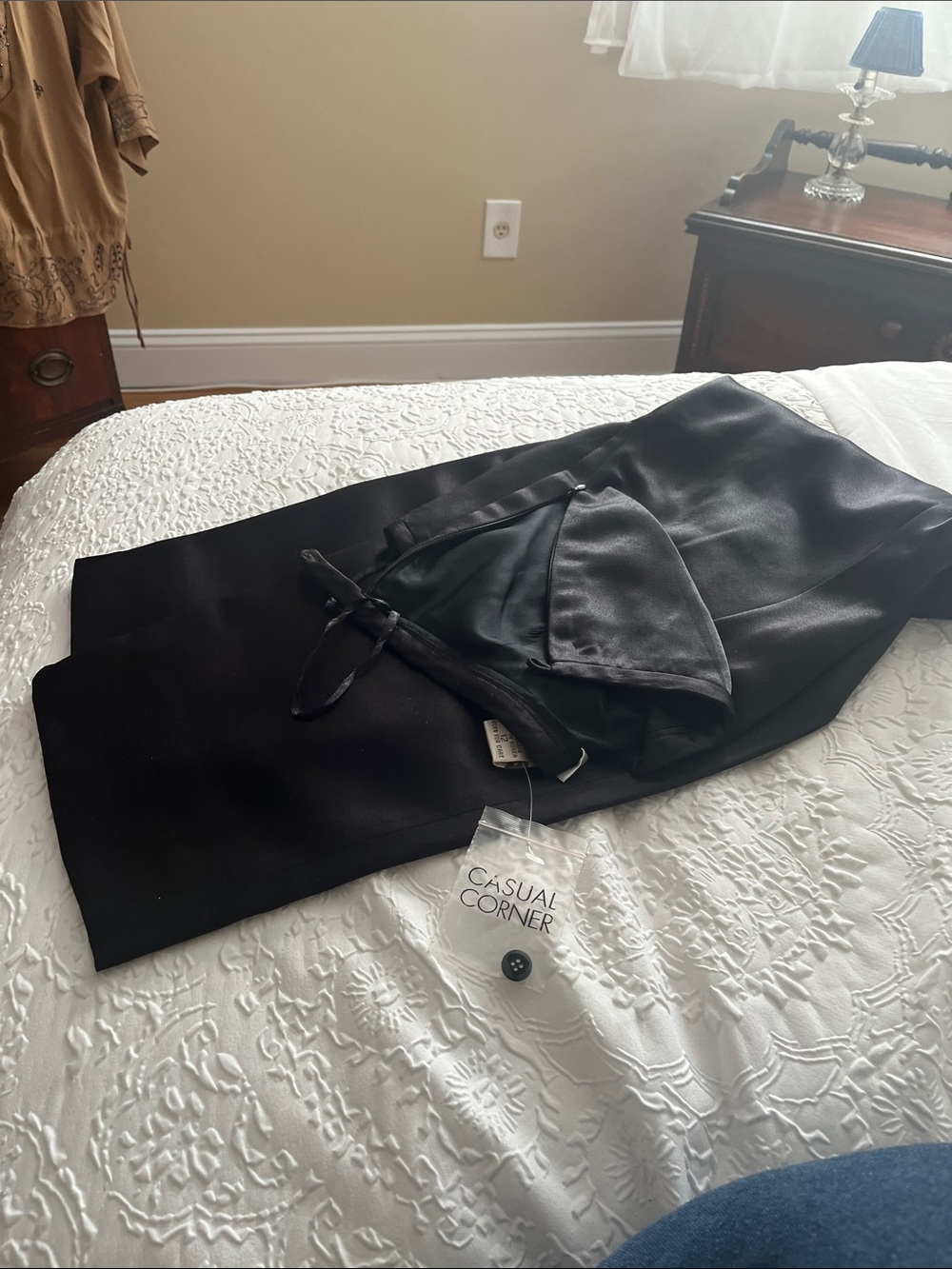 Casual Corner Black Cropped Dress Pants with Satin Trimmed to rip to top
